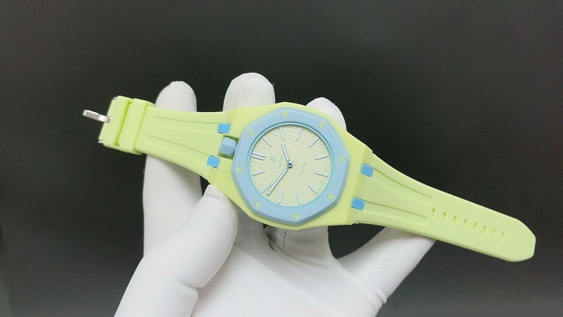 Swatch × Ap Royal Pop Huit Pâle 6