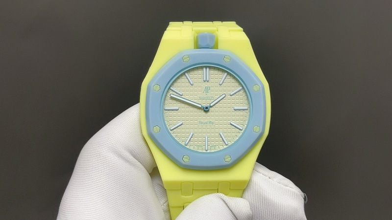 Swatch × Ap Royal Pop Huit Pâle 3