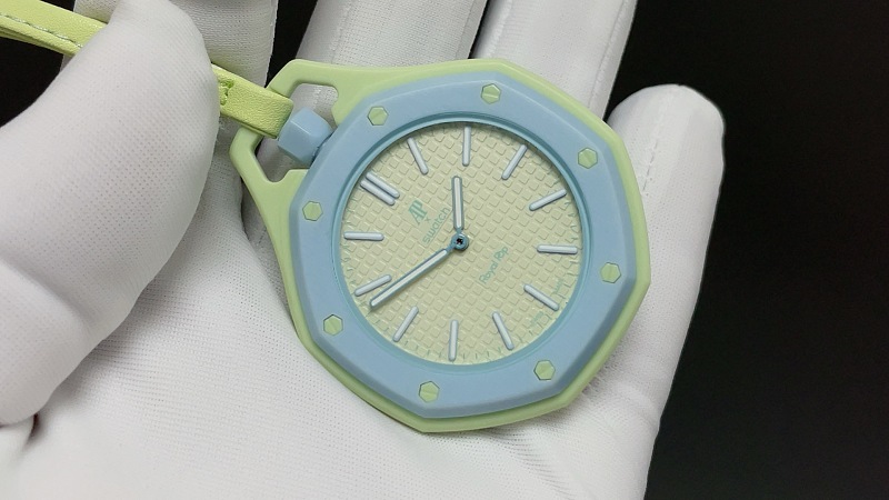 Swatch × Ap Royal Pop Huit Pâle 2