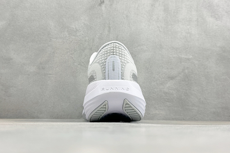 zhenhui-Nike Journey Run 4