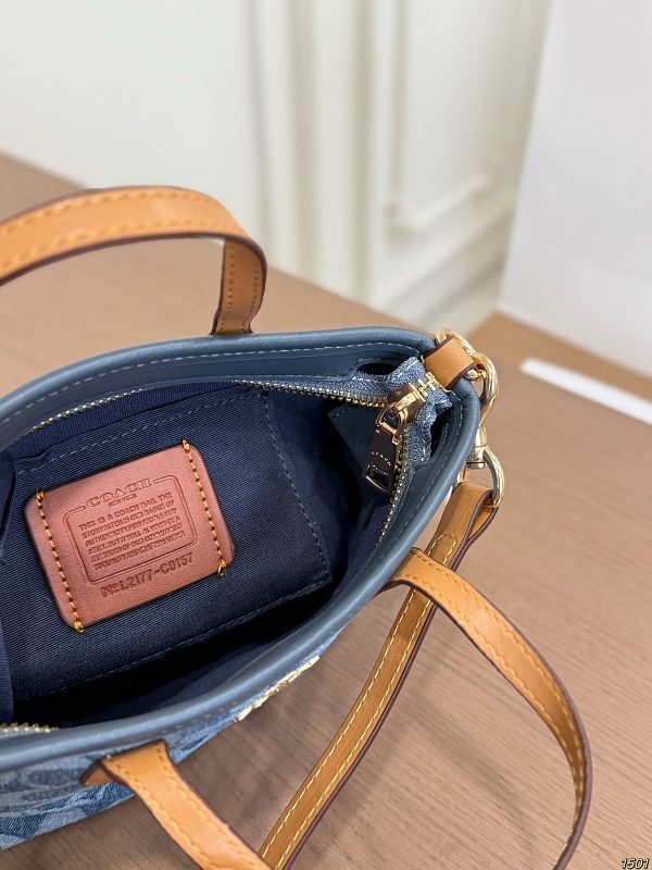 Xinxin Coach 16*14cm 2