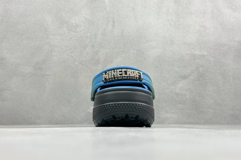 Zhenhui- Crocs 4