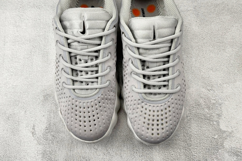 Zhenhui- Nike Mind 002 - 003 3