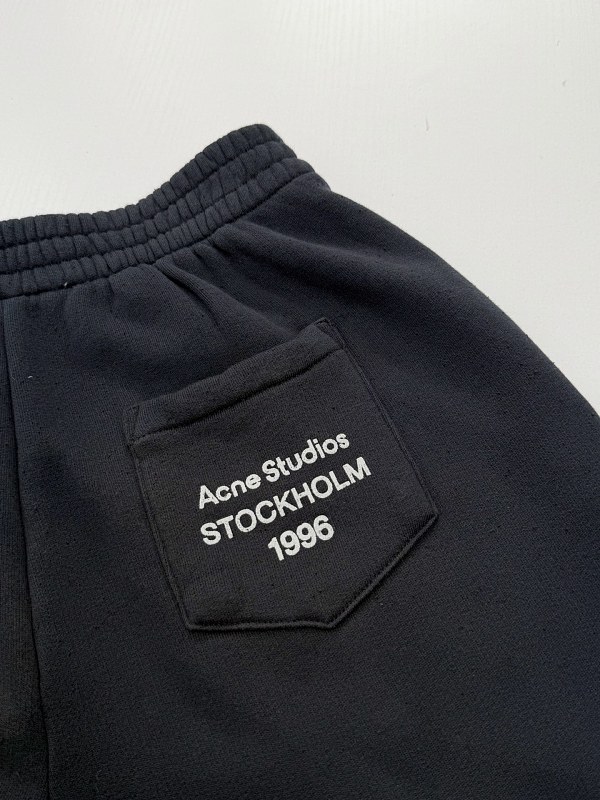 Printed Wash Black Sweatpants · 4