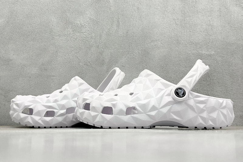 Zhenhui- Crocs · 5