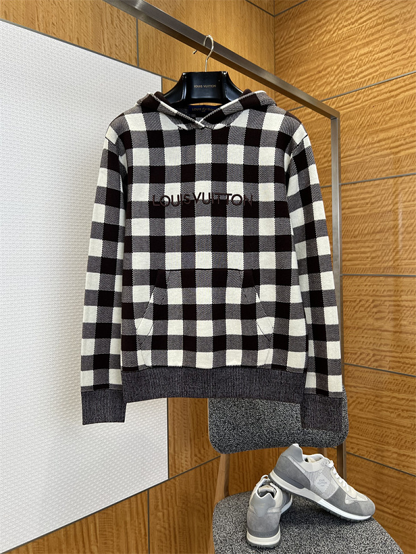 Hooded Knit Sweatshirt 10