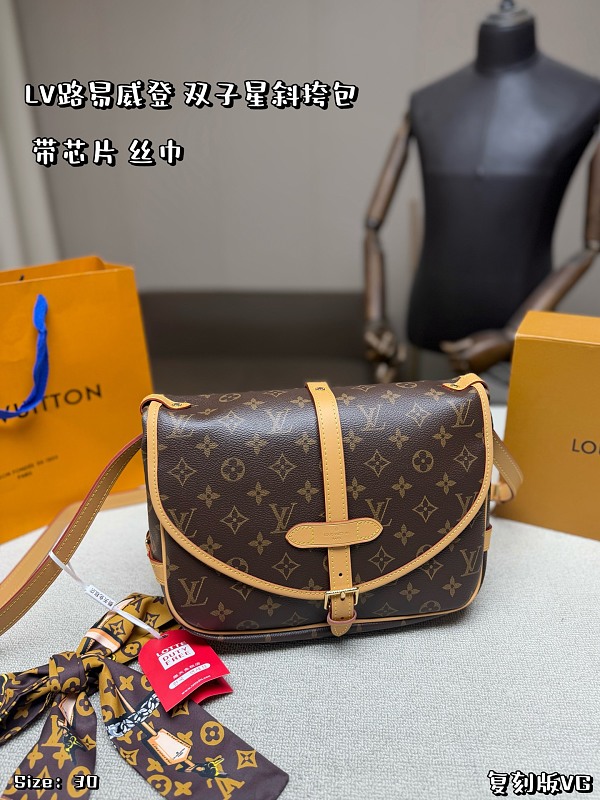 Xinxin LV Monogram ​​，30*21cm 10