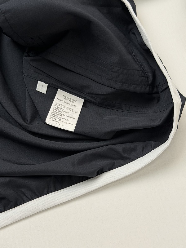 Four Stripes Stripe Sunscreen Shirt · 3