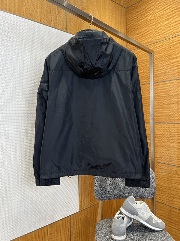Hooded Lightweight Windproof Jacket · 3