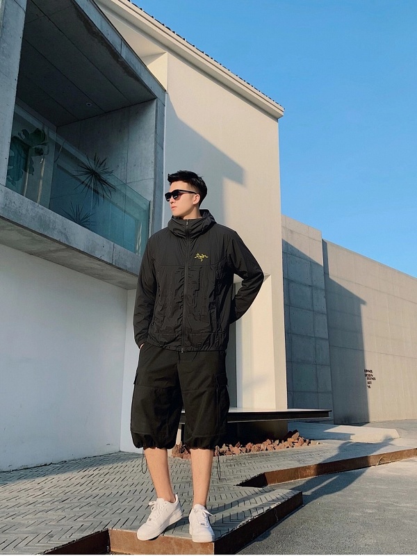 Sun-Protection Jacket · 3