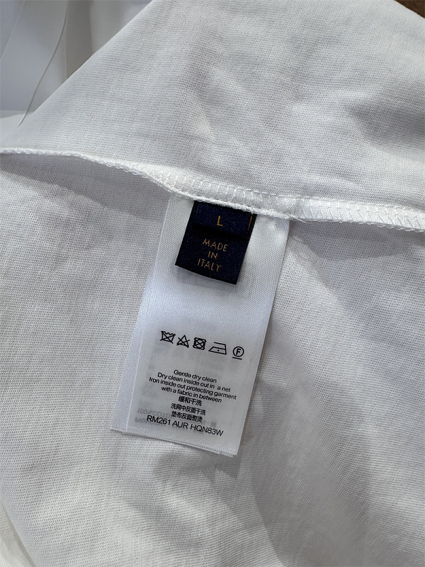 T-Shirt · 2