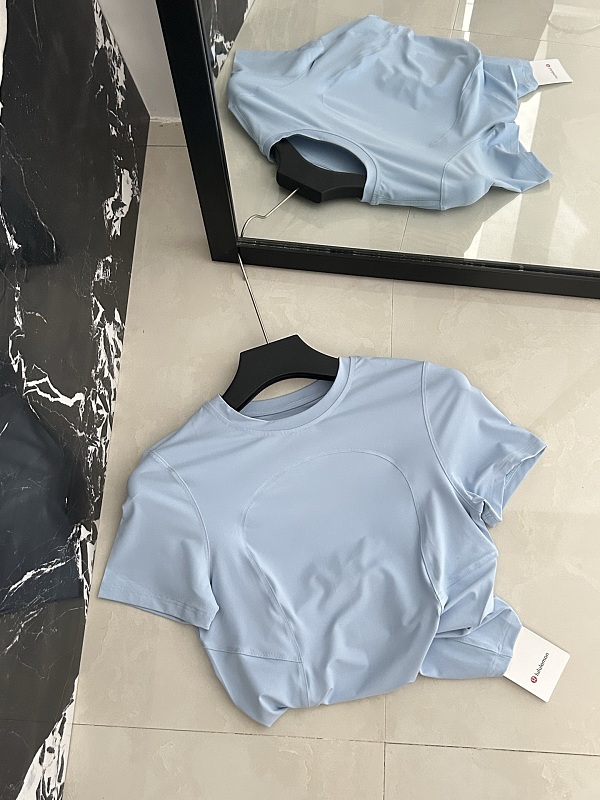 Lululemon Solid Casual Sport Crew Tee 12