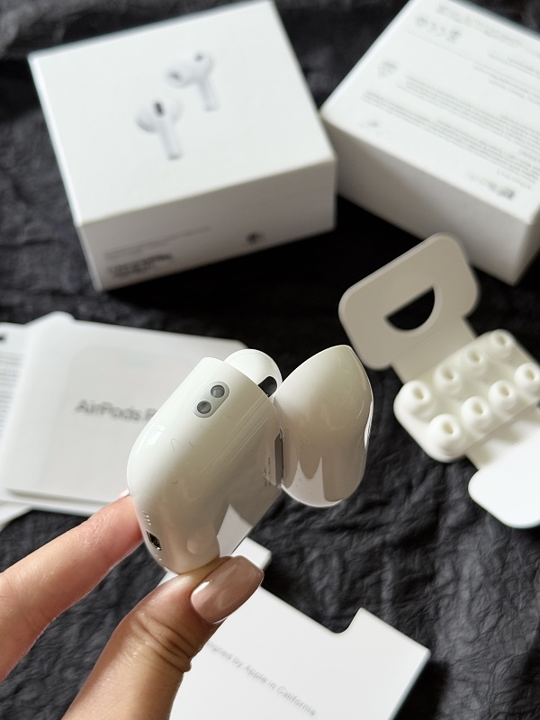 Kele- AirPods Pro 3 · 4