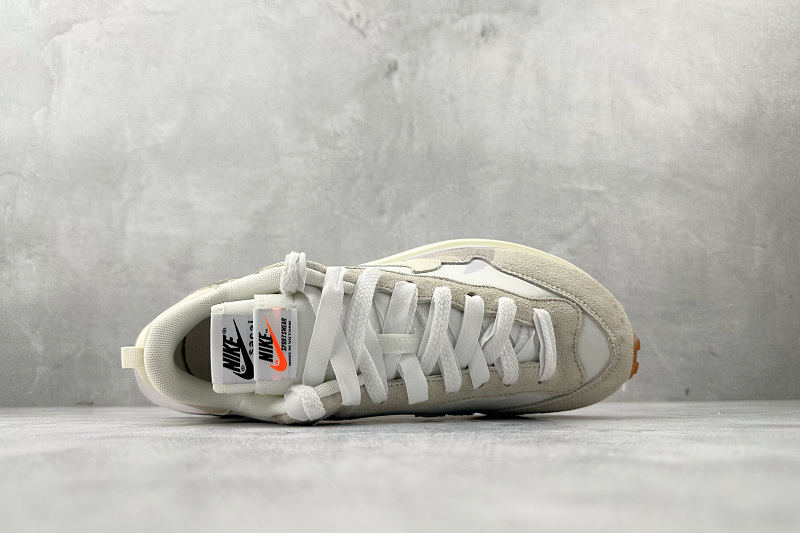 zhenhui-Sacai X Nike VaporWaffle White And Gum 7