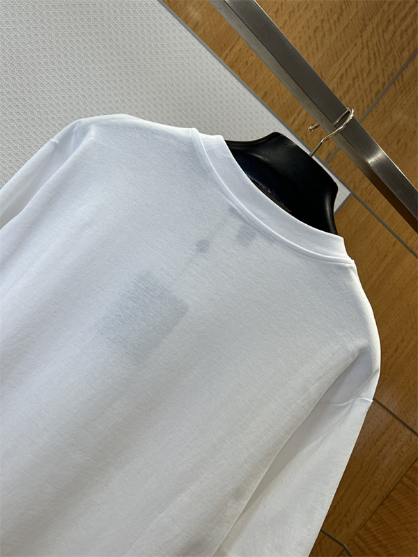 Floral Print Sleeve Leather Tag T-Shirt · 5