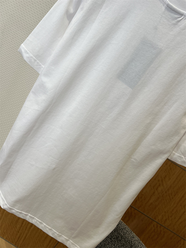 Knight Badge Print T-Shirt · 4