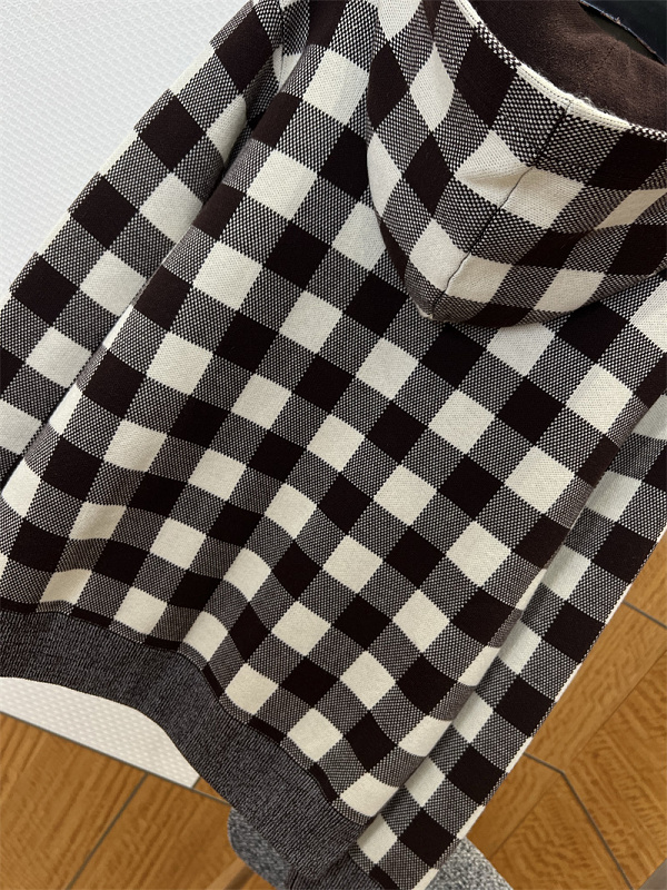 Hooded Knit Sweatshirt 4