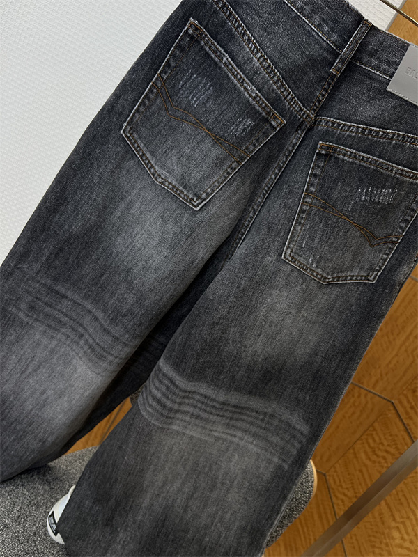 Distressed Flocked Wide-Leg Jeans · 4