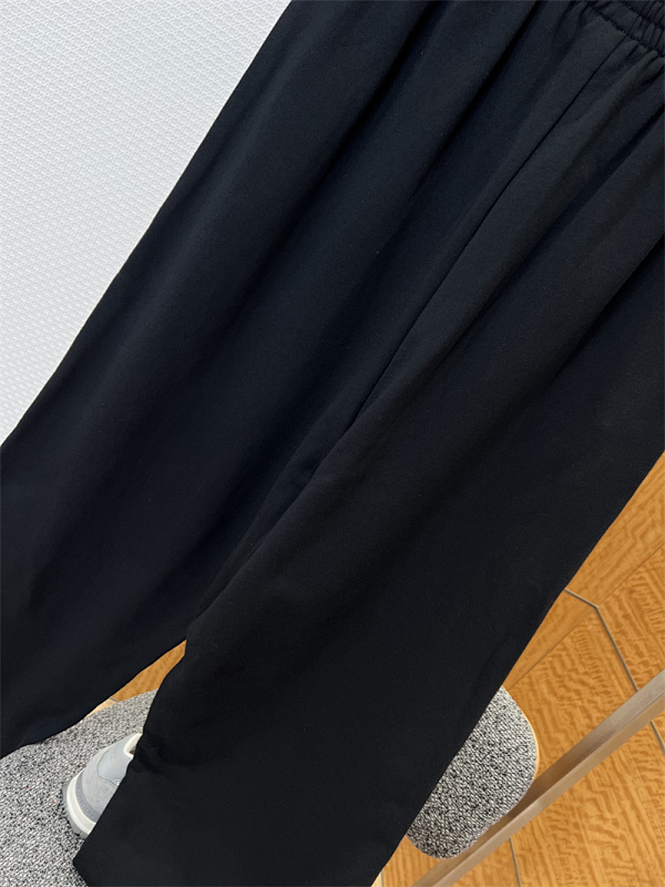 Wide Leg Drawstring Casual Sweatpants · 4