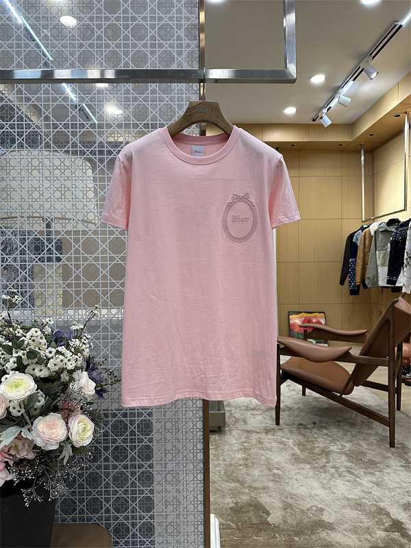 Butterfly Letter Badge Embroidery T-Shirt · 3