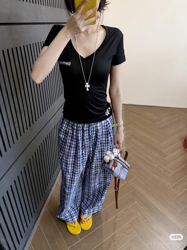 Chrome Hearts Cross Mantra V-Neck Tee 8