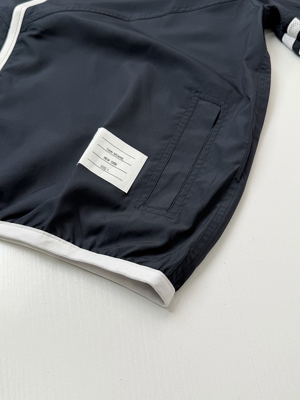 Four Stripes Stripe Sunscreen Shirt · 2