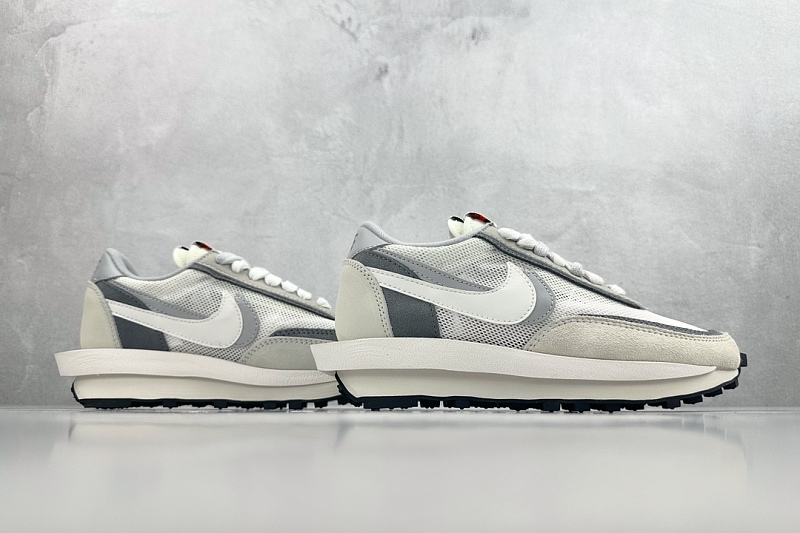 zhenhui-Sacai X Nike Waffle 4