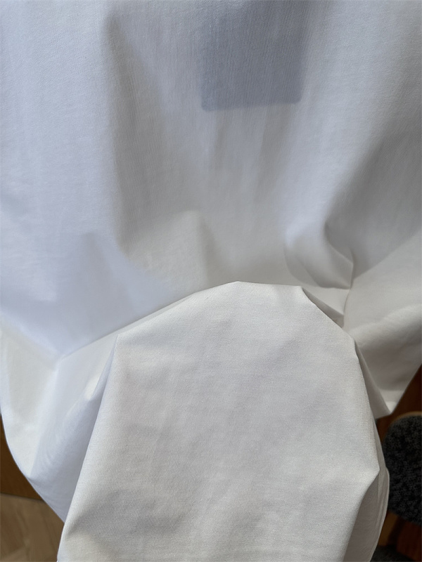T-Shirt · 3