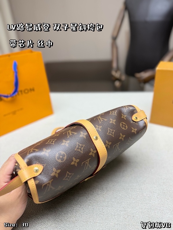 Xinxin LV Monogram ​​，30*21cm 8