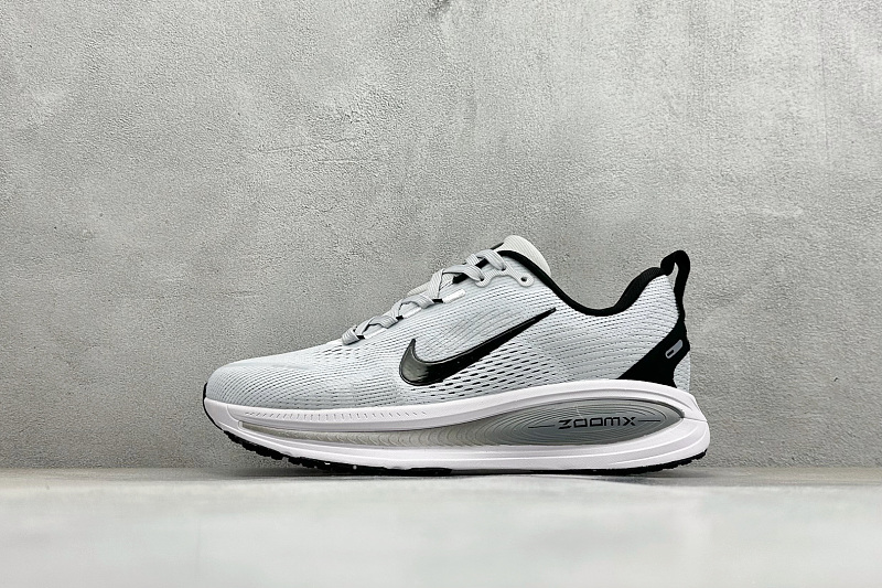 zhenhui-Nike Vomero 18