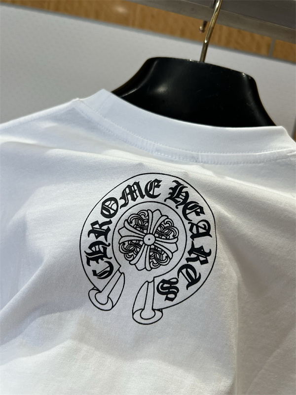 Horseshoe Print Short Sleeve Tee 8