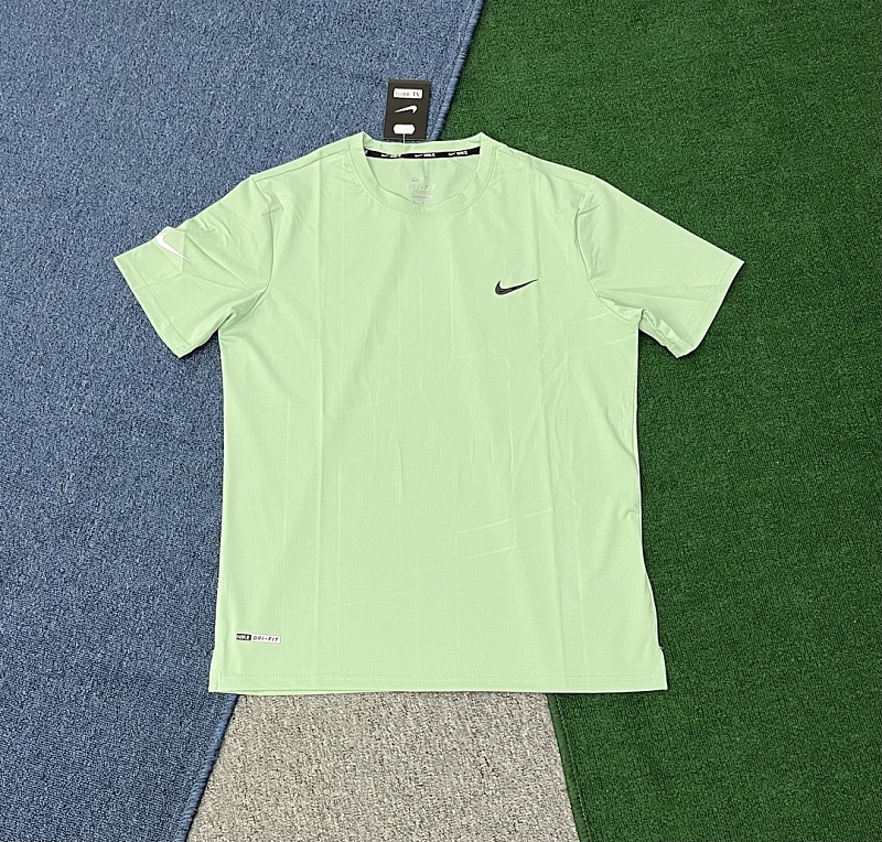 Breathable Sports Training Tee · 4