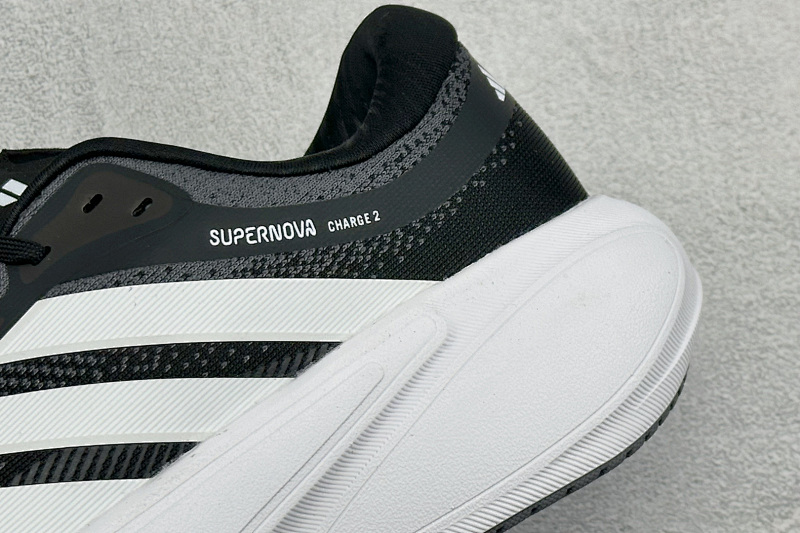 zhenhui-Adidas Supernova
