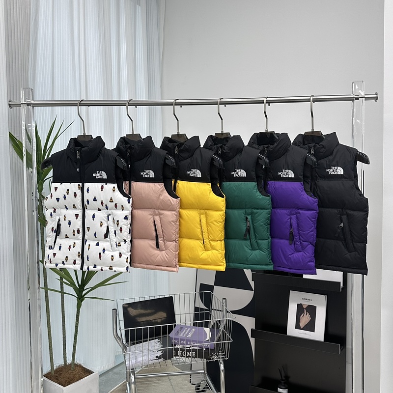 The North Face Children Vest · 4