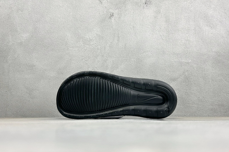 zhenhui-Nike Victori One Slide 6