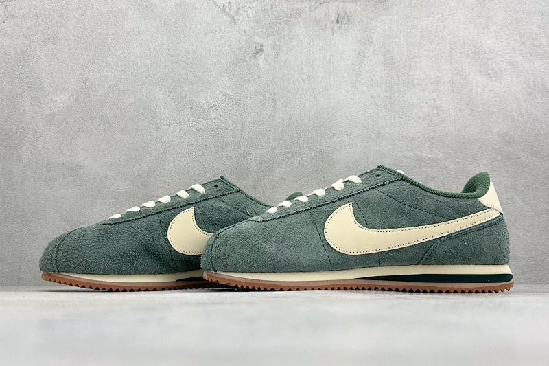 Zhenhui- Nike Cortez 5