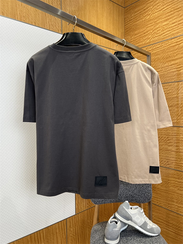 Graffiti Letter Print T-Shirt · 4