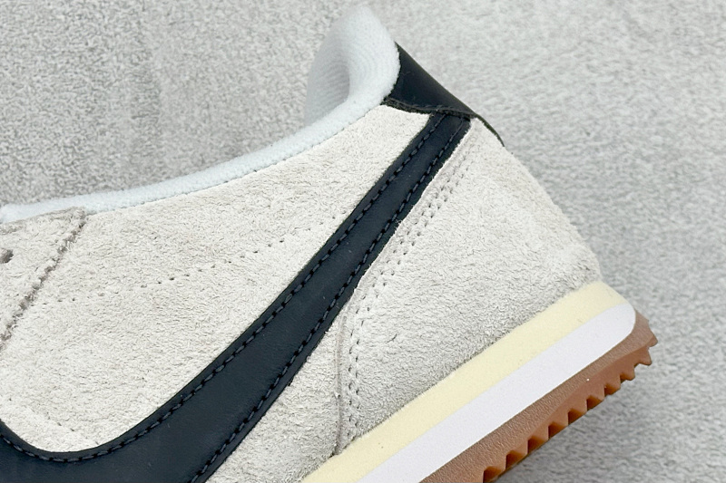 Zhenhui- Nike Cortez