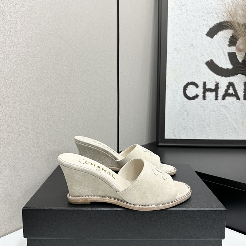 Women's Slides · 6