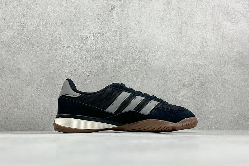 zhenhui-Adidas Originals BerMuda 8