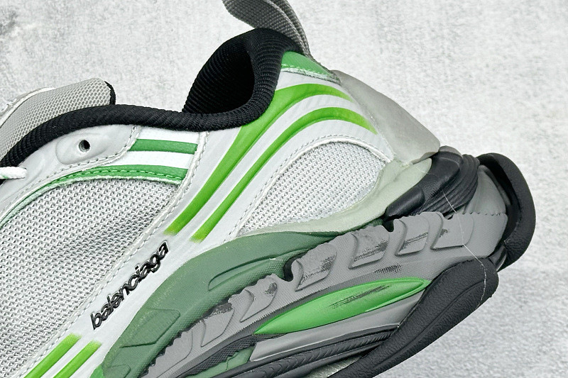Zhenhui- Balenciaga Triple S .2