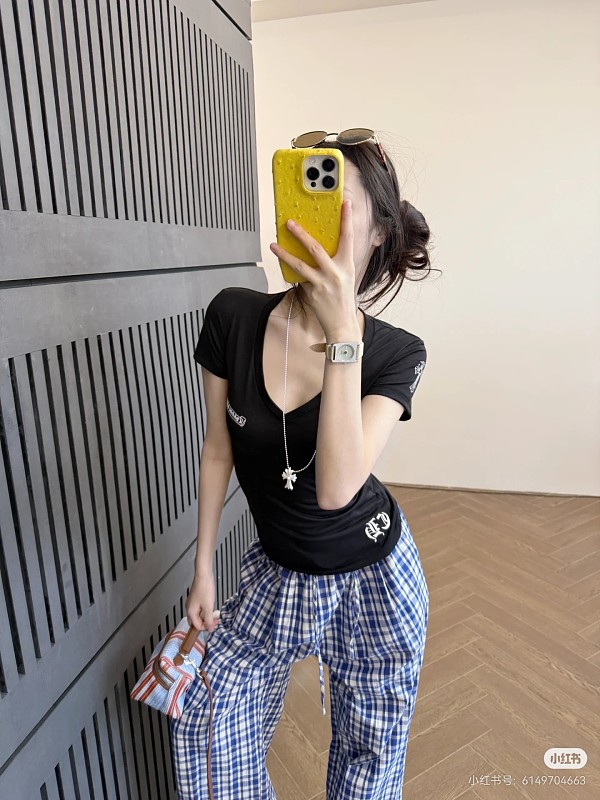 Chrome Hearts Cross Mantra V-Neck Tee 9