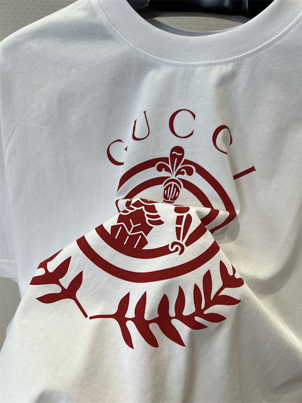 Knight Badge Print T-Shirt · 6