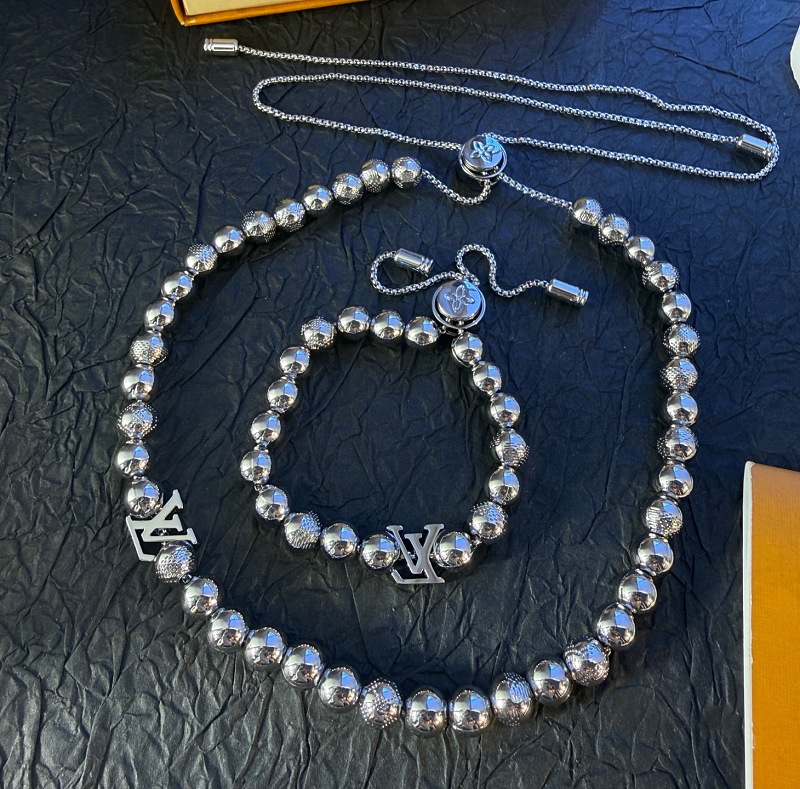 Necklace & Bracelet Set 5