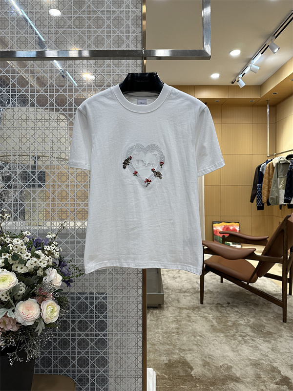 Heart Floral Embroidered T-Shirt · 3
