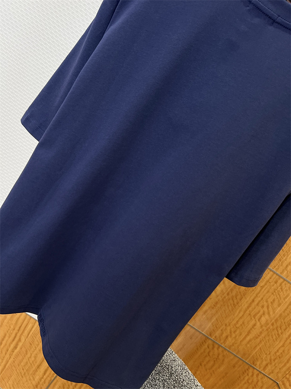 Retro Gradient Letter Print T-Shirt · 4