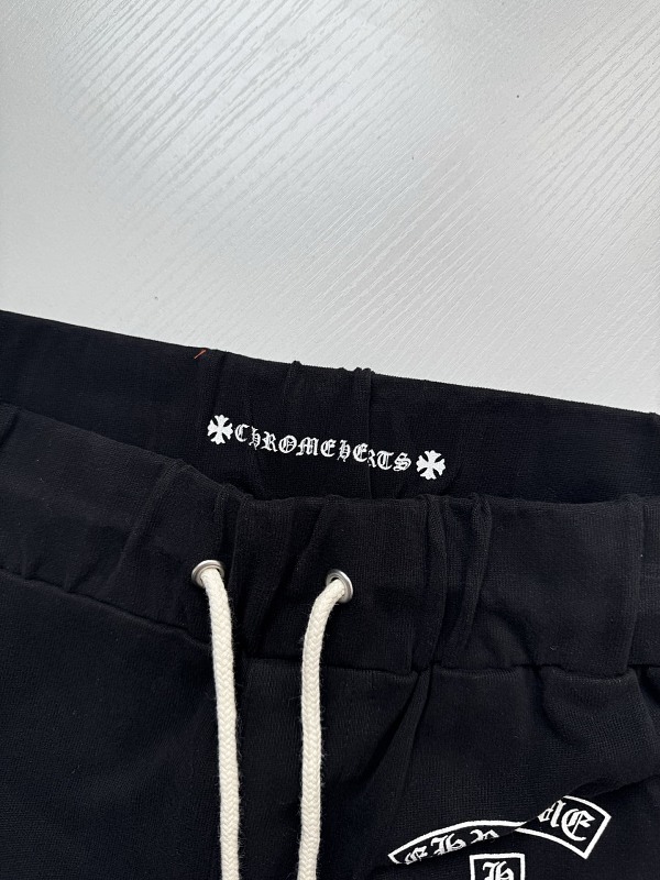 Horseshoe Print Shorts 4