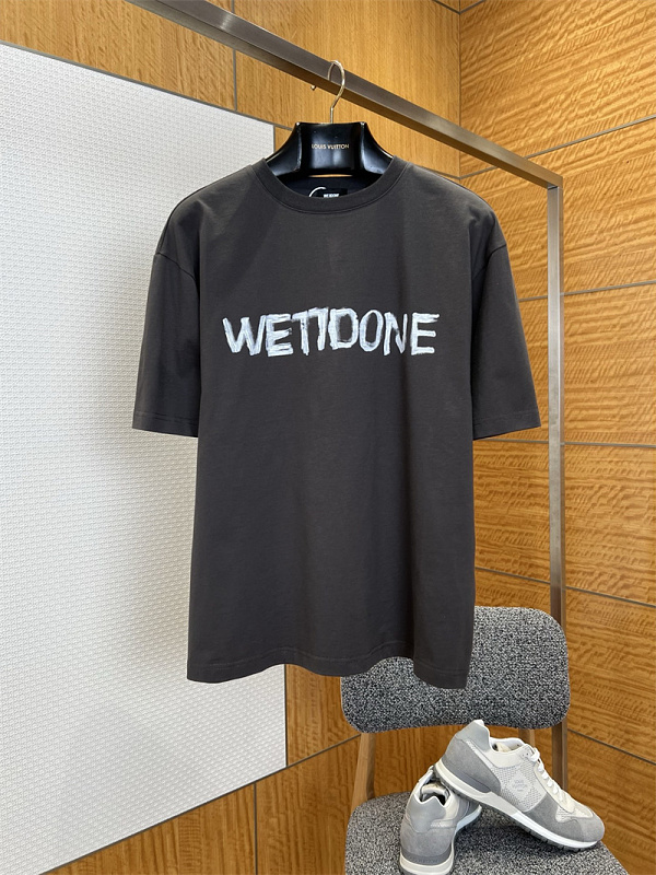 Graffiti Letter Print T-Shirt · 2