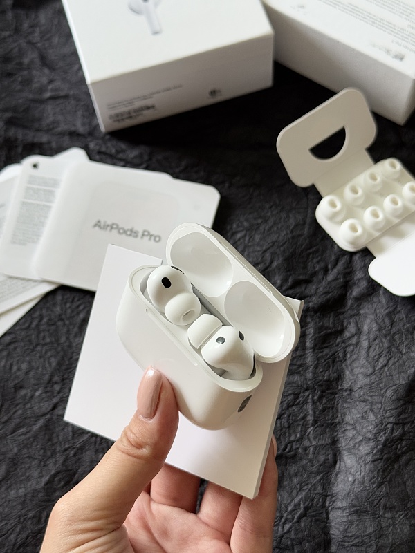 Kele- AirPods Pro 3 · 5