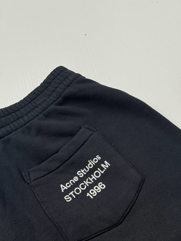 Wash Black Shorts · 5